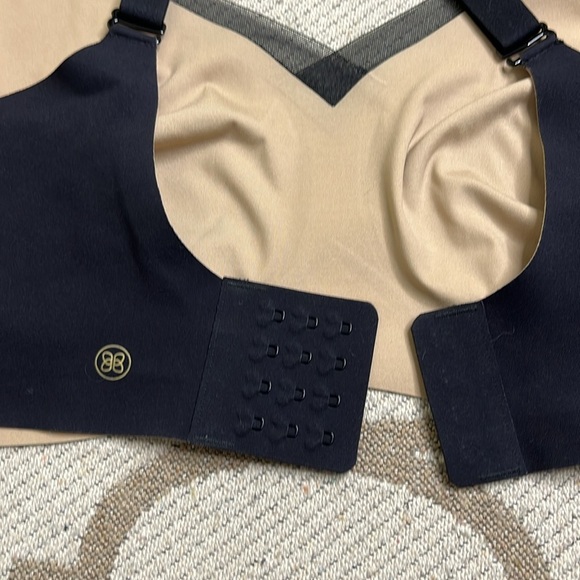 Honeylove Black mesh CrossOver Bra, wireless Bra with Adjustable Straps size 1X - Picture 13 of 14